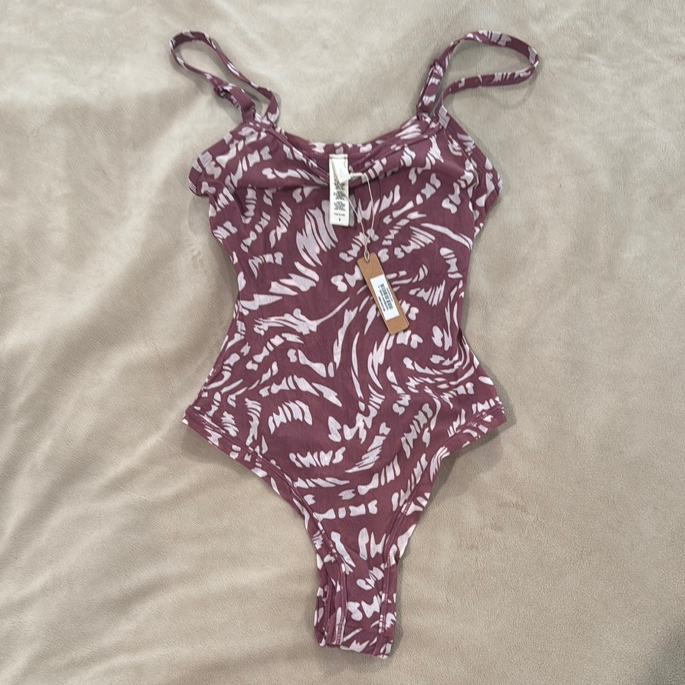 SKIMS Summer Mesh Raspberry Swirl